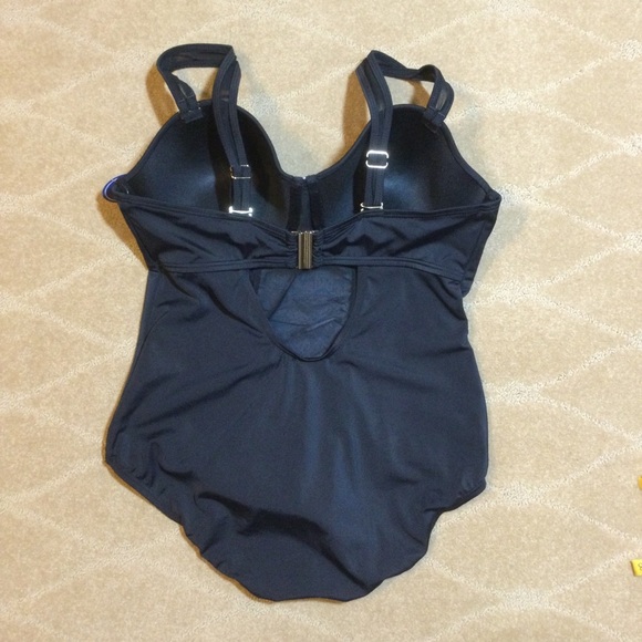 Swimsuits For All NWT Ruched Underwire One-Piece Swimsuit, 18 - Picture 6 of 10